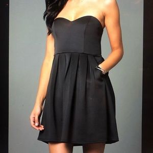 💕Host Pick💕. Strapless NWT Black Dress